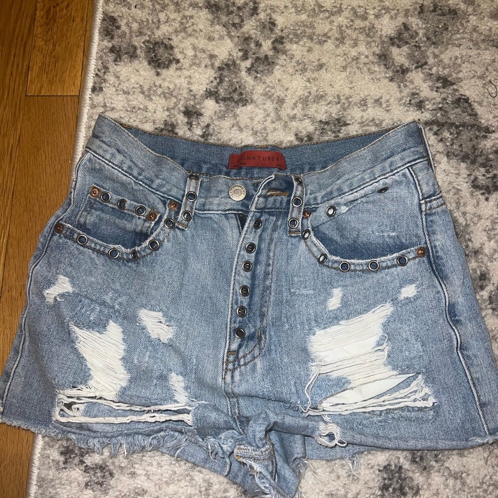 Signature Denim shorts size small